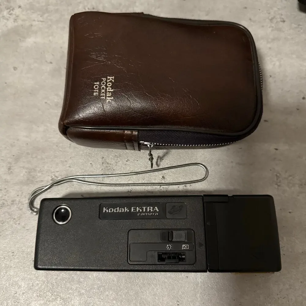 Vintage Kodak Ektra film camera 22mm electronic flash with leather camera case